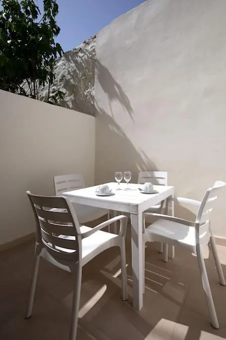 Traditional 2 Bedroom House With Yard Ssch1-1 Saint Julian's 0*,