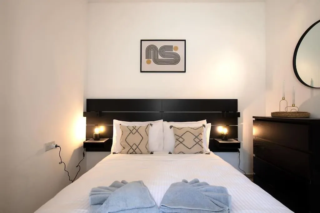 Traditional 2 Bedroom House With Yard Ssch1-1 Saint Julian's Holiday home